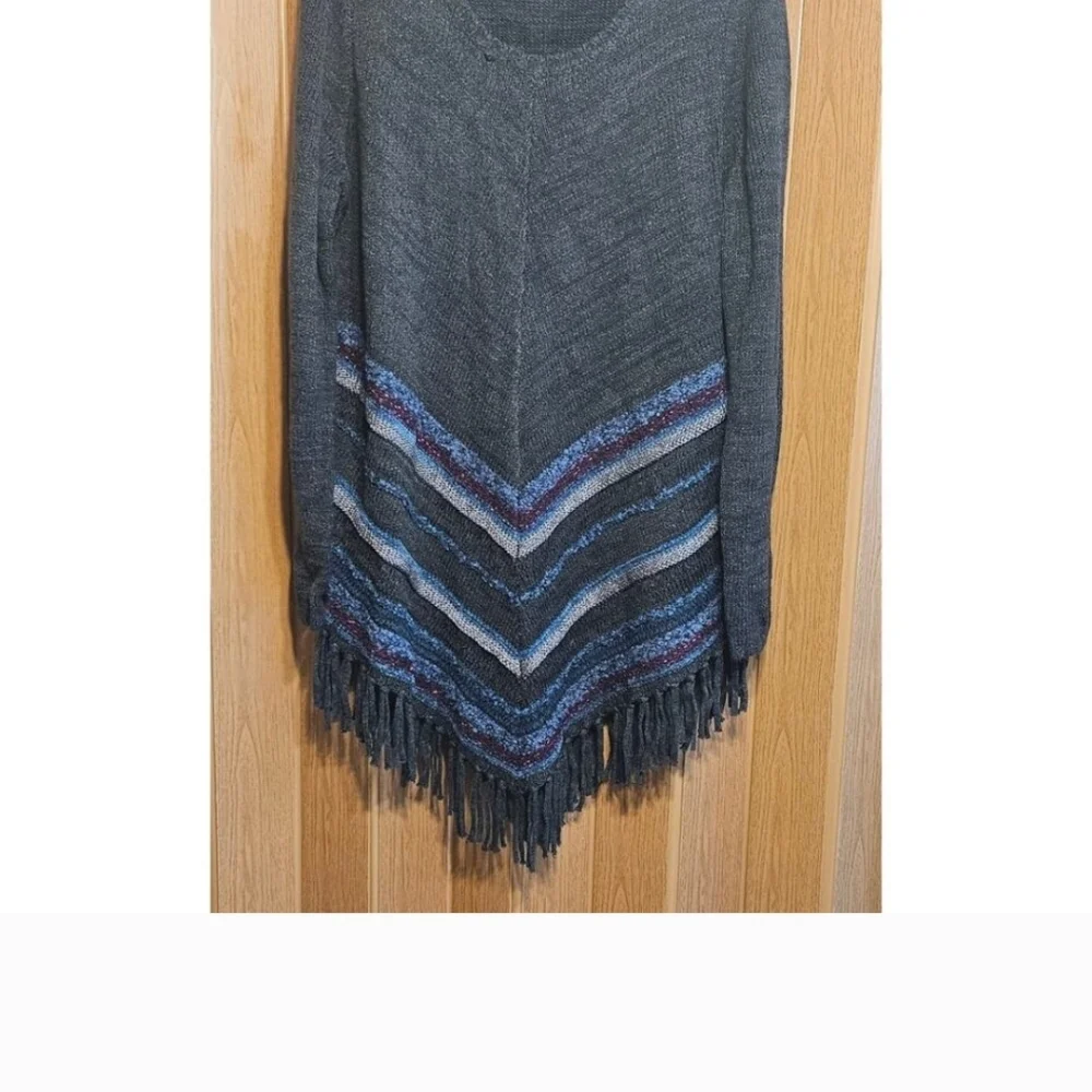 Soft Surroundings Charcoal and  Fringed Bottom - Picture 5 of 5